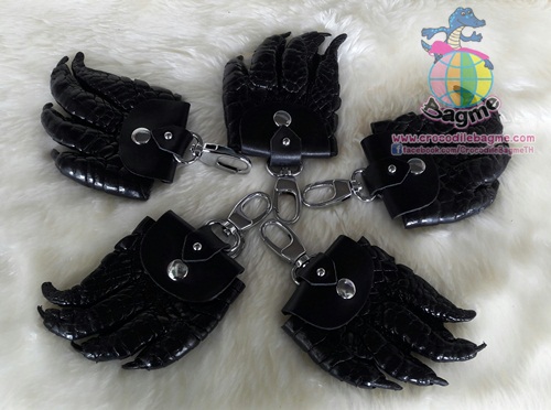 รูปภาพที่#2 ของสินค้า : พร้อมส่ง พวงกุญแจขาจระเข้ 4 นิ้วขาหลัง ใหญ่สุดใส่เหรียญ รูปภาพที่2 ของสินค้า : พร้อมส่ง พวงกุญแจขาจระเข้ 4 นิ้วขาหลัง ใหญ่สุดใส่เหรียญ