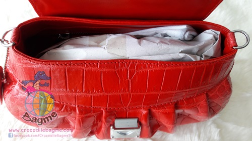 รูปภาพที่#3 ของสินค้า : พร้อมส่ง กระเป๋าถือครัชBT235 ท้อง(สีแดง)มีสายสะพาย รูปภาพที่3 ของสินค้า : พร้อมส่ง กระเป๋าถือครัชBT235 ท้อง(สีแดง)มีสายสะพาย
