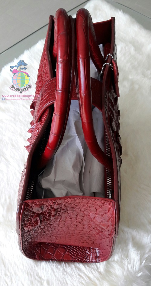 รูปภาพที่#3 ของสินค้า : พร้อมส่ง กระเป๋าถือ สะพายหญิงBT897 หัว(สีเลือดหมู) มีสายสะพาย รูปภาพที่3 ของสินค้า : พร้อมส่ง กระเป๋าถือ สะพายหญิงBT897 หัว(สีเลือดหมู) มีสายสะพาย